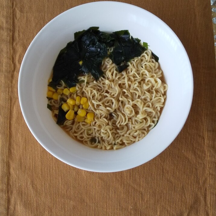 カレー風味♡わかめとコーンの味噌ラーメン♡